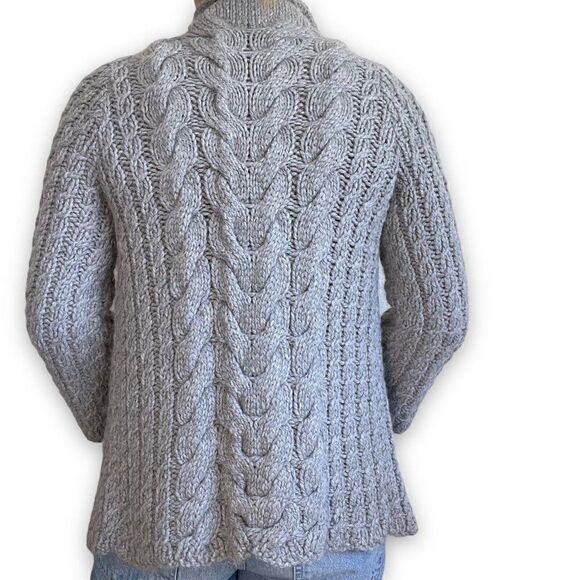 Hand Knit Womens Light Gray Chunky Cable Knit 100% Alpaca Ultra Soft Cardigan - Picture 3 of 8